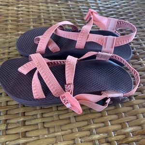 Women’s Pink Chaco Cloud Sandals Like New Sz 9